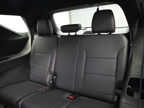 Used 2025 Chevrolet Traverse Z71 AWD/4WD image 12