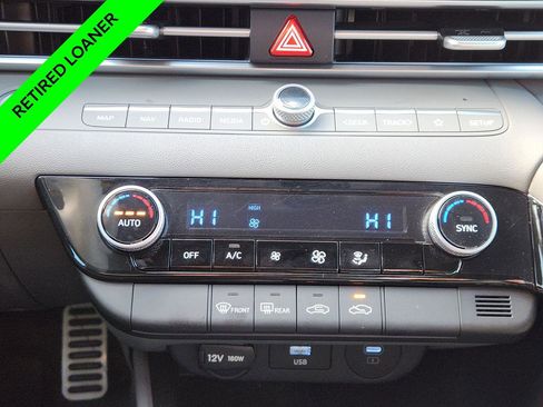 New 2025 Hyundai Elantra SEL image 17