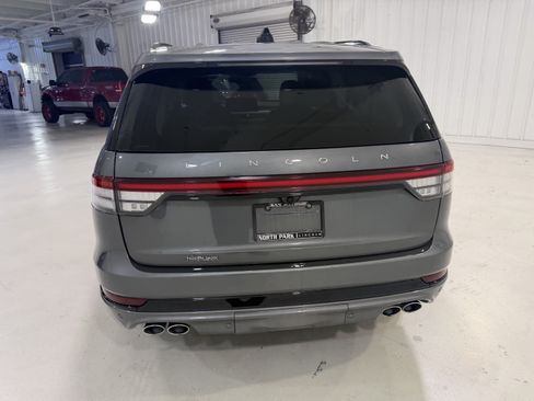 Used 2025 Lincoln Aviator Reserve w/ Jet Appearance Package RWD image 6