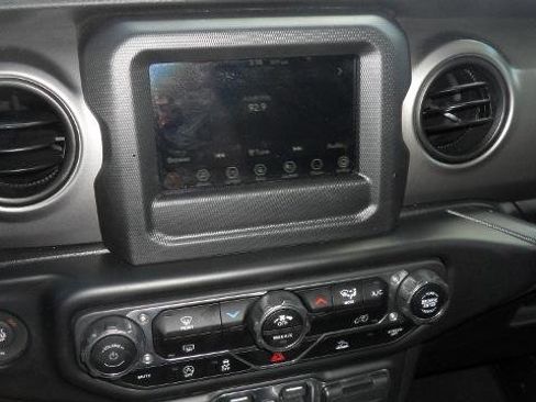 Used 2023 Jeep Gladiator Sport image 6