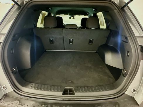 Used 2025 Chevrolet Equinox LT AWD/4WD image 30