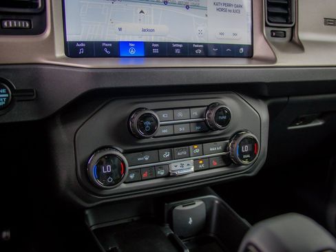 New 2025 Ford Bronco Outer Banks image 40