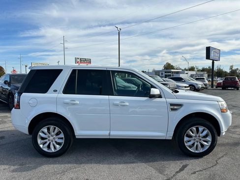 Used 2015 Land Rover LR2 HSE image 28