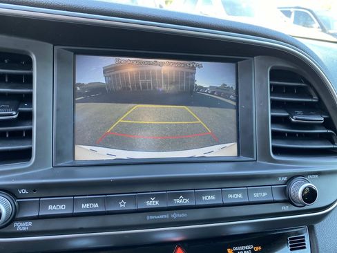 Used 2020 Hyundai Elantra SEL w/ Cargo Package (C1) FWD image 10