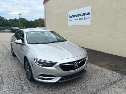 Used 2019 Buick Regal Essence w/ Driver Confidence Package I