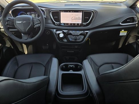 New 2026 Chrysler Pacifica Select w/ S Appearance Package image 13