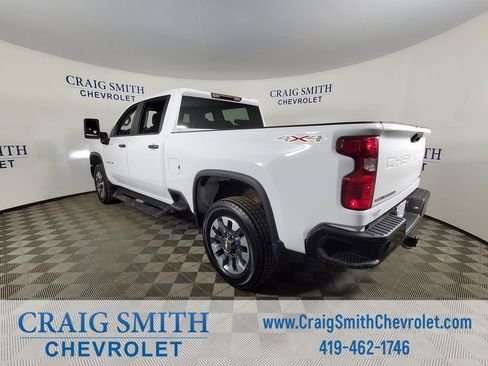 Used 2024 Chevrolet Silverado 2500 Custom image 11