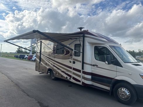 Used 2015 Mercedes-Benz Sprinter 3500 image 41