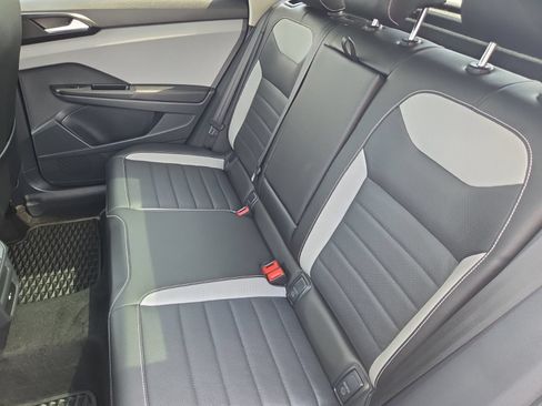Certified 2023 Volkswagen Taos SEL AWD/4WD image 19