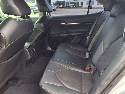 Used 2022 Toyota Camry XSE FWD image 5