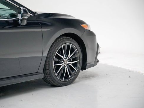 Used 2023 Toyota Camry SE image 7