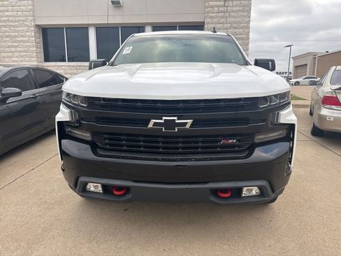 Used 2020 Chevrolet Silverado 1500 LT Trail Boss image 2