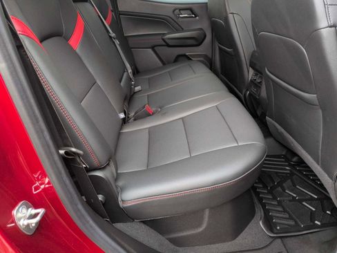 Used 2025 Chevrolet Colorado Z71 w/ Technology Package image 21