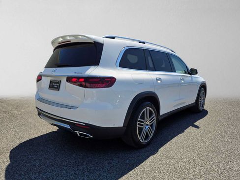 Used 2026 Mercedes-Benz GLS 450 4MATIC image 3