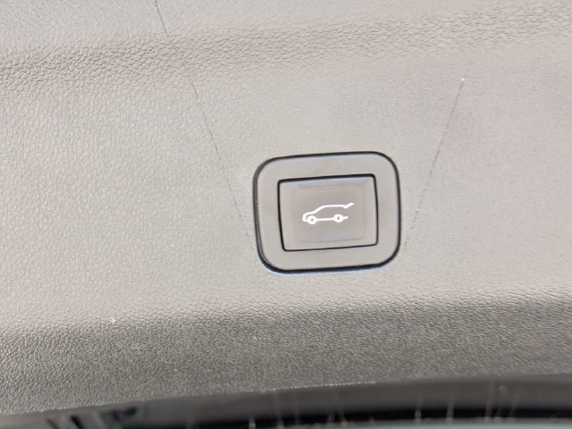 Used 2025 Chevrolet Suburban RST w/ Comfort Package RWD image 13