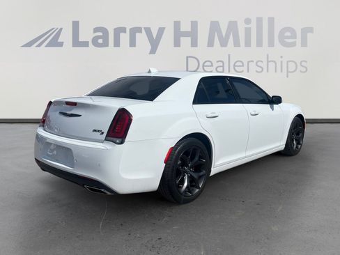 Used 2023 Chrysler 300 S RWD image 5