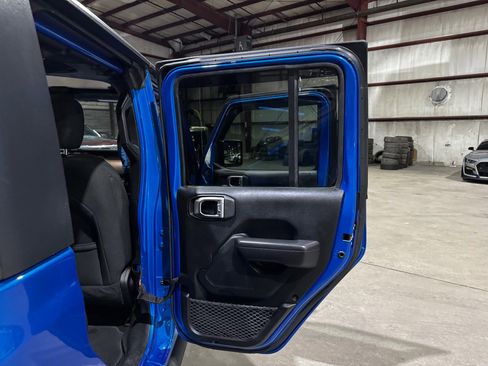 Used 2020 Jeep Gladiator Sport w/ Quick Order Package 24S image 20