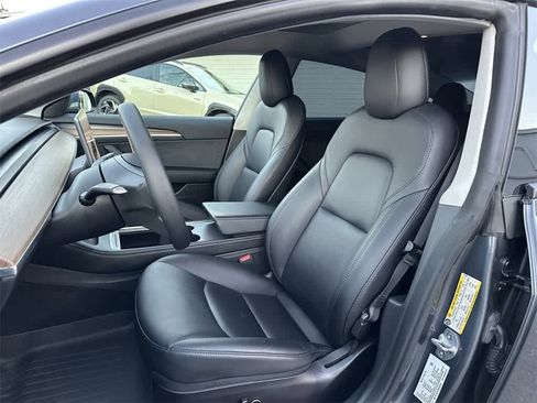 Used 2022 Tesla Model 3 Performance image 11
