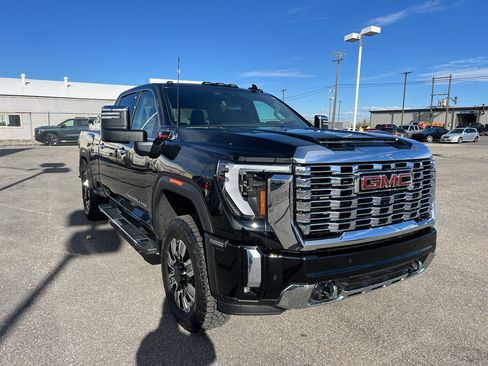 New 2026 GMC Sierra 3500 Denali w/ Denali Reserve Package image 7