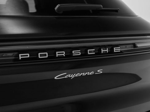 Used 2025 Porsche Cayenne S image 19