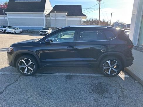 New 2026 Volkswagen Taos SEL image 4