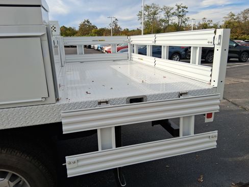 New 2025 GMC Sierra 3500 Pro w/ Convenience Package image 14