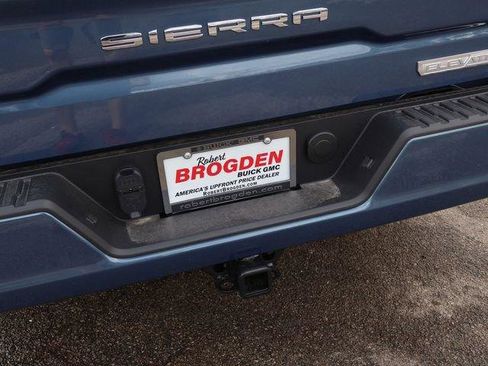 New 2026 GMC Sierra 1500 Elevation image 7