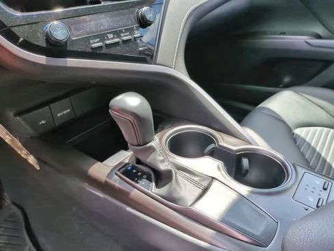 Used 2024 Toyota Camry SE FWD image 20