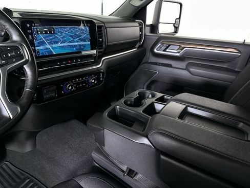 Used 2025 Chevrolet Silverado 2500 LT w/ Convenience Package AWD/4WD image 36