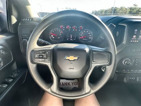 Used 2025 Chevrolet Silverado 1500 Custom image 11