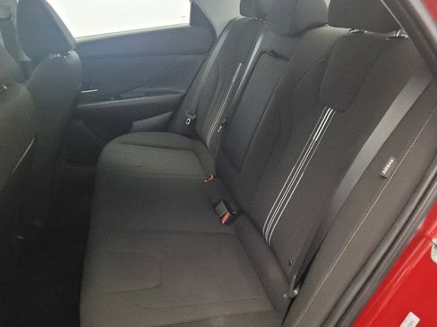 Used 2025 Hyundai Elantra SEL FWD image 18