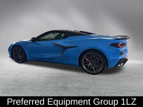 Used 2025 Chevrolet Corvette Z06 RWD image 5