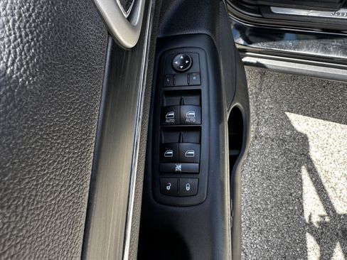 Used 2021 Jeep Grand Cherokee Limited AWD/4WD image 9