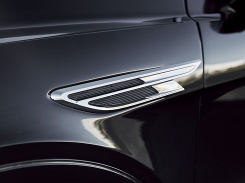 Used 2023 Bentley Bentayga Extended Wheelbase image 8