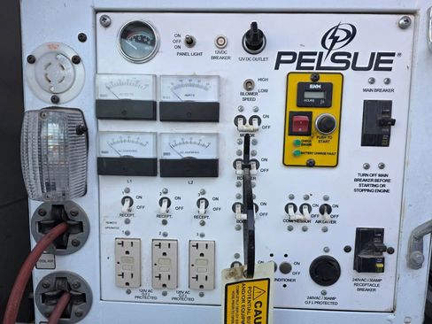 Used 2014 Chevrolet Express 2500 image 7