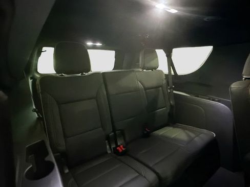 New 2025 Chevrolet Suburban Premier image 29