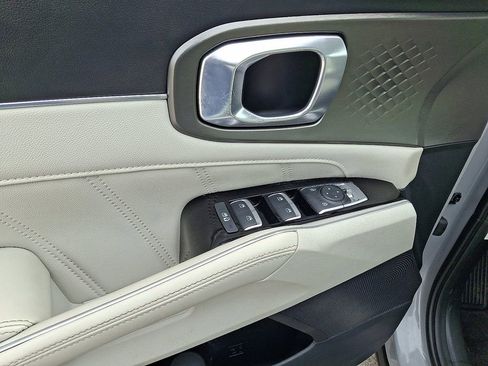 Certified 2022 Kia Sorento SX image 13