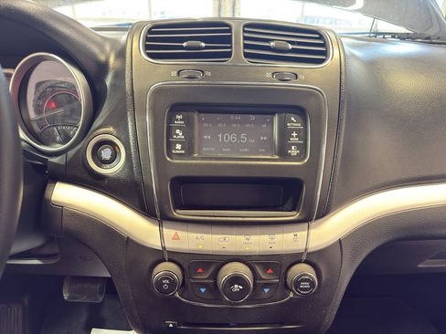 Used 2016 Dodge Journey SE image 18