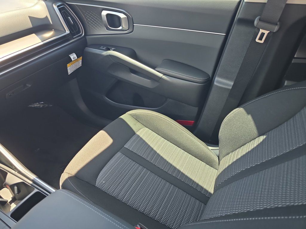 New 2026 Kia Sorento LX FWD image 15