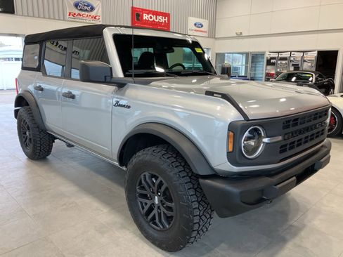 Used 2023 Ford Bronco 4-Door image 3