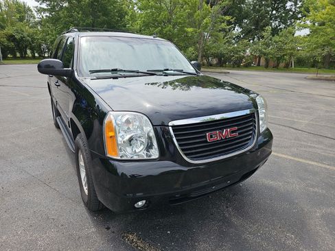Used 2014 GMC Yukon SLT w/ SLT-2 Equipment Package AWD/4WD image 8