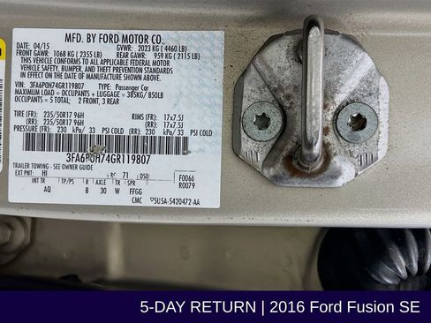 Used 2016 Ford Fusion SE image 34