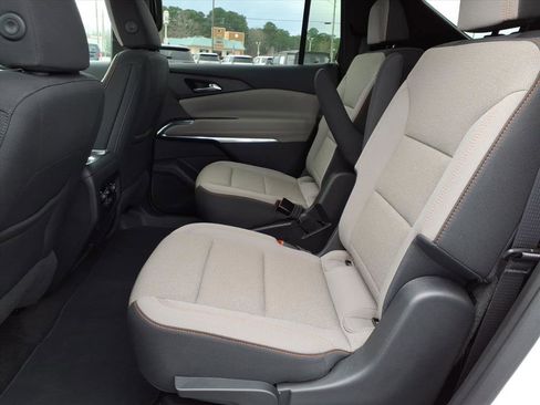 Used 2025 Chevrolet Traverse LT w/ Driver Confidence Package image 22