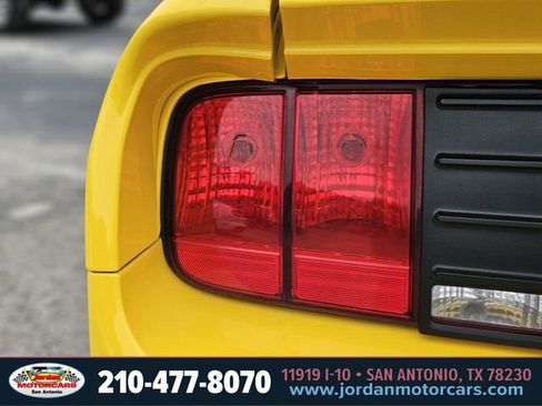 Used 2006 Ford Mustang GT Premium image 9