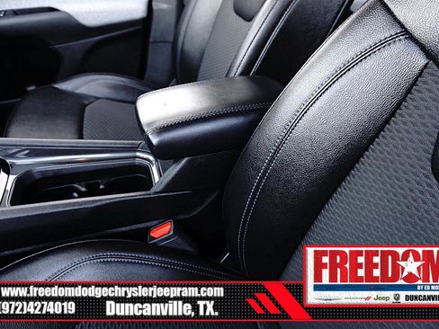 Used 2024 Jeep Compass Latitude image 36