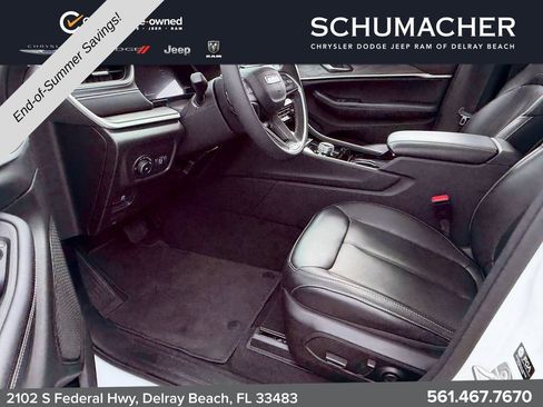 Certified 2023 Jeep Grand Cherokee Limited AWD/4WD image 12