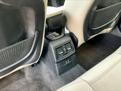 Used 2021 BMW X1 xDrive28i w/ Premium Package image 10