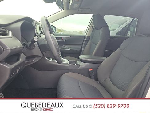 Used 2020 Toyota RAV4 LE image 13