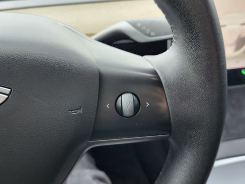 Used 2021 Tesla Model 3 Standard Range Plus image 34