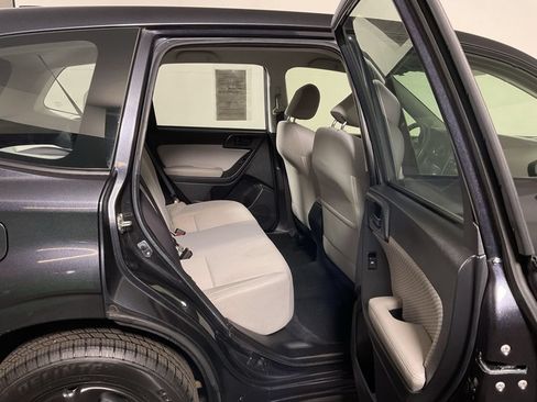 Used 2018 Subaru Forester 2.5i AWD/4WD image 33